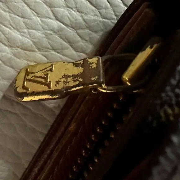 Louis Vuitton Monogram Porte-Monnaie Billets Tresor Wallet (authentic)